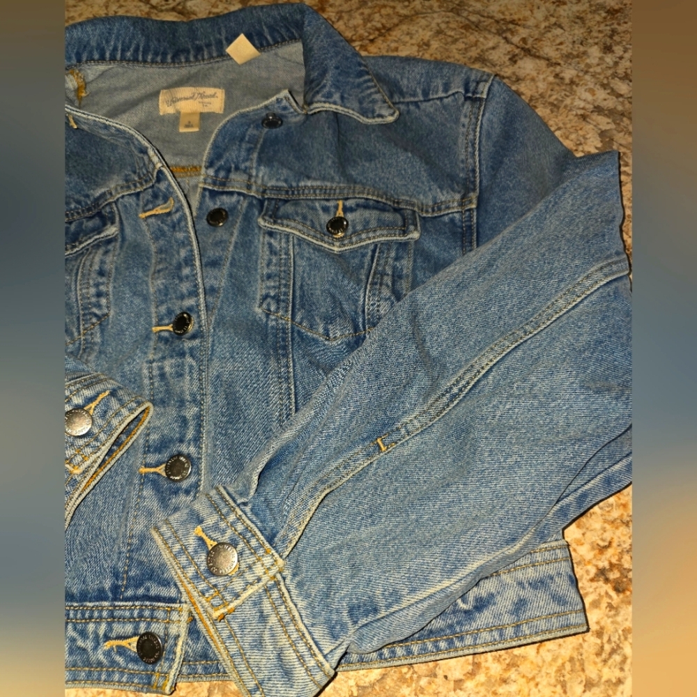 Universal Thread Medium Wash Denim Jacket Cotton … - image 2